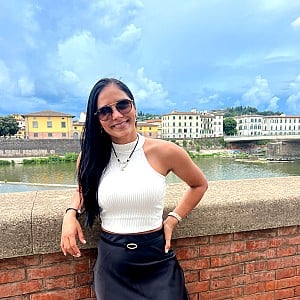 Hellen Mena