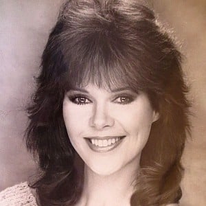 Holly Hallstrom