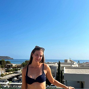 Holly Hutchinson