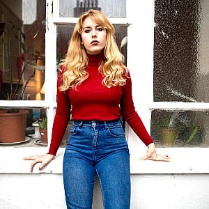 Holly Macve