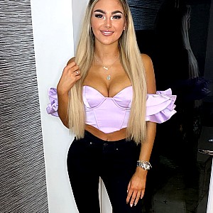 Holly Mitchell (Instagram)
