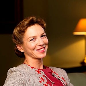 Honeysuckle Weeks (actress)