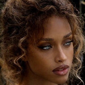 Idania Hopkin
