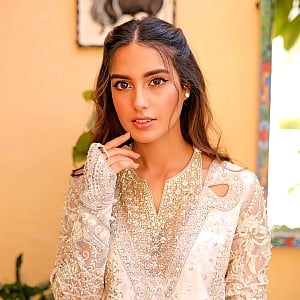 Iqra Aziz
