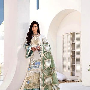 Iqra Aziz