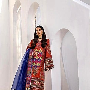 Iqra Aziz