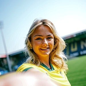 Isa Dekker