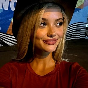 Isabella Betwee