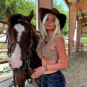 Isabella Betwee