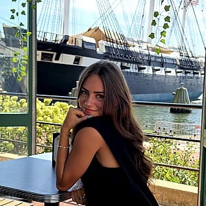 Isabella Flores