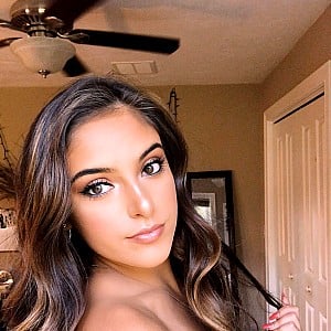 Isabella Mari Collins