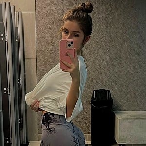 Iza Almeida