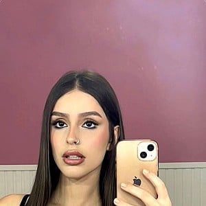 Iza Almeida