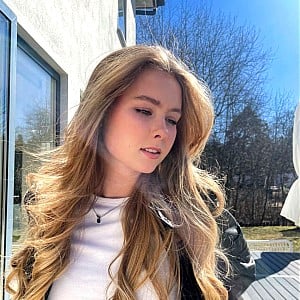 Iza Cryssanthander