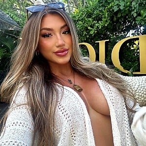 Izabella Efaw