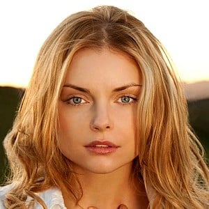 Izabella Miko