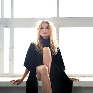 Izabella Miko