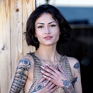 Izi Aragon