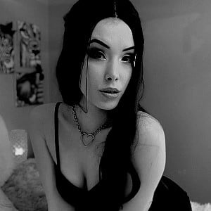 Jasmine Callipygian