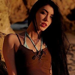 Jasmine Callipygian