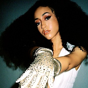Jenevieve (Singer)
