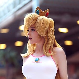 Jenna Lynn Meowri