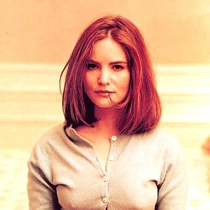 Jennifer Jason Leigh