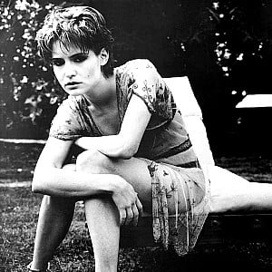 Jennifer Jason Leigh