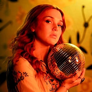 Jennifer Stone (actress)