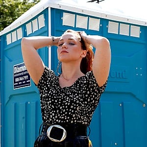 Jennifer Stone (actress)