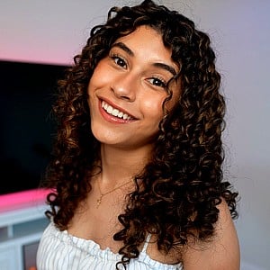 Jenny Hoyos