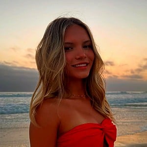 Jezelle Santiago