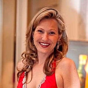 Joey Lauren Adams