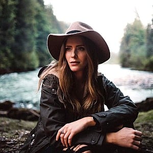 Jordan Claire Robbins