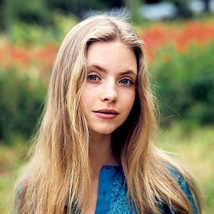 Judi Bowker