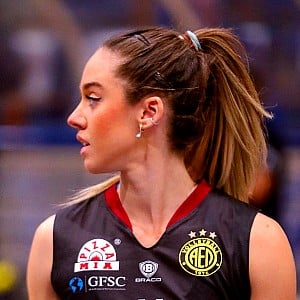 Julia Azevedo