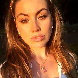 Julia Belle