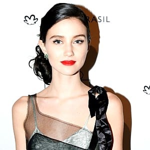 Julia Goldani Telles