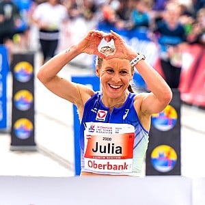 Julia Mayer