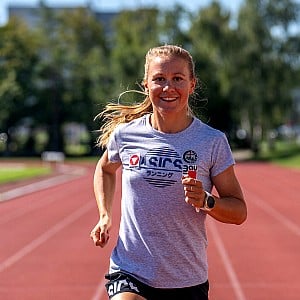 Julia Mayer