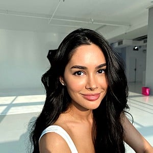 Julia Radzhabova