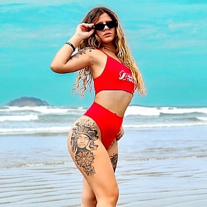 Julia Santos
