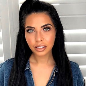 Kara De La Hoyde