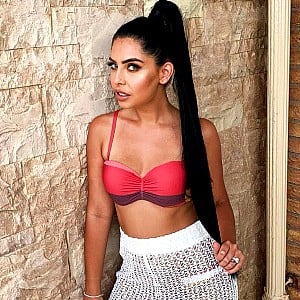 Kara De La Hoyde