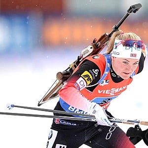 Karoline Offigstad Knotten