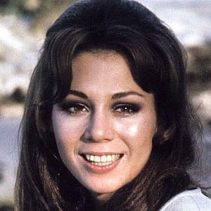 Kathryn Leigh Scott