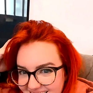Kayla (MissRedhead)