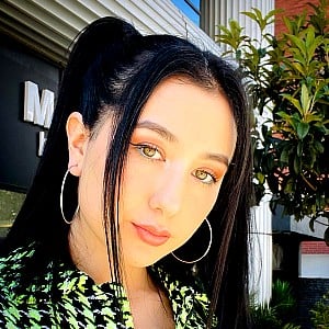 Kelly Bustamante