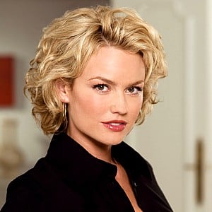 Kelly Carlson