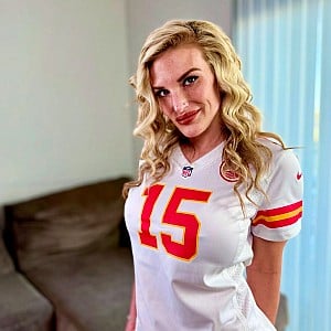 Kenziee Jay
